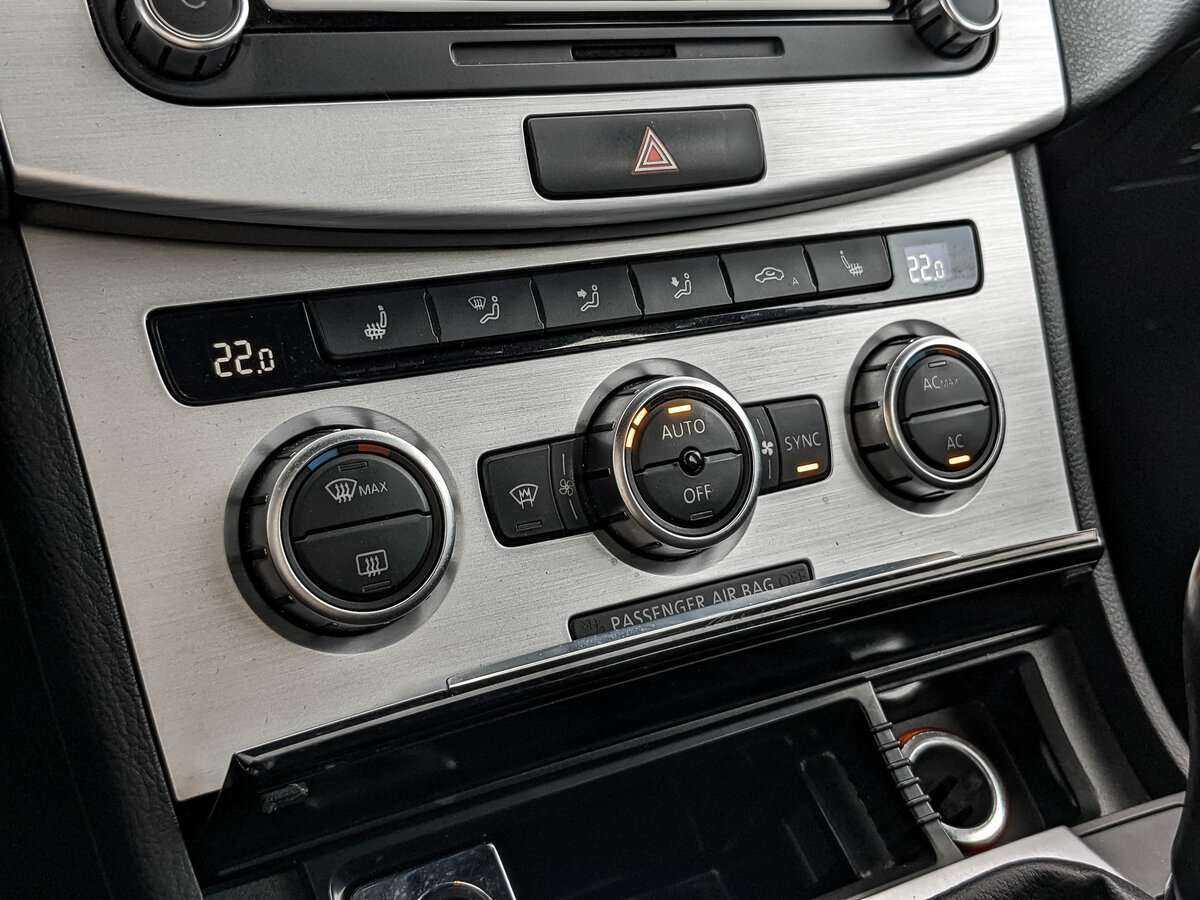 Volkswagen Passat CC с пробегом — 2012 год. Фото: #16