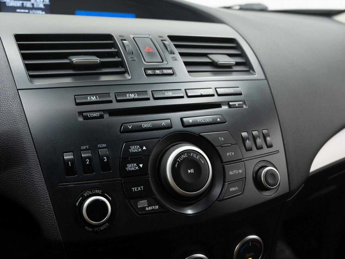 Mazda 3 с пробегом — 2012 год. Фото: #20