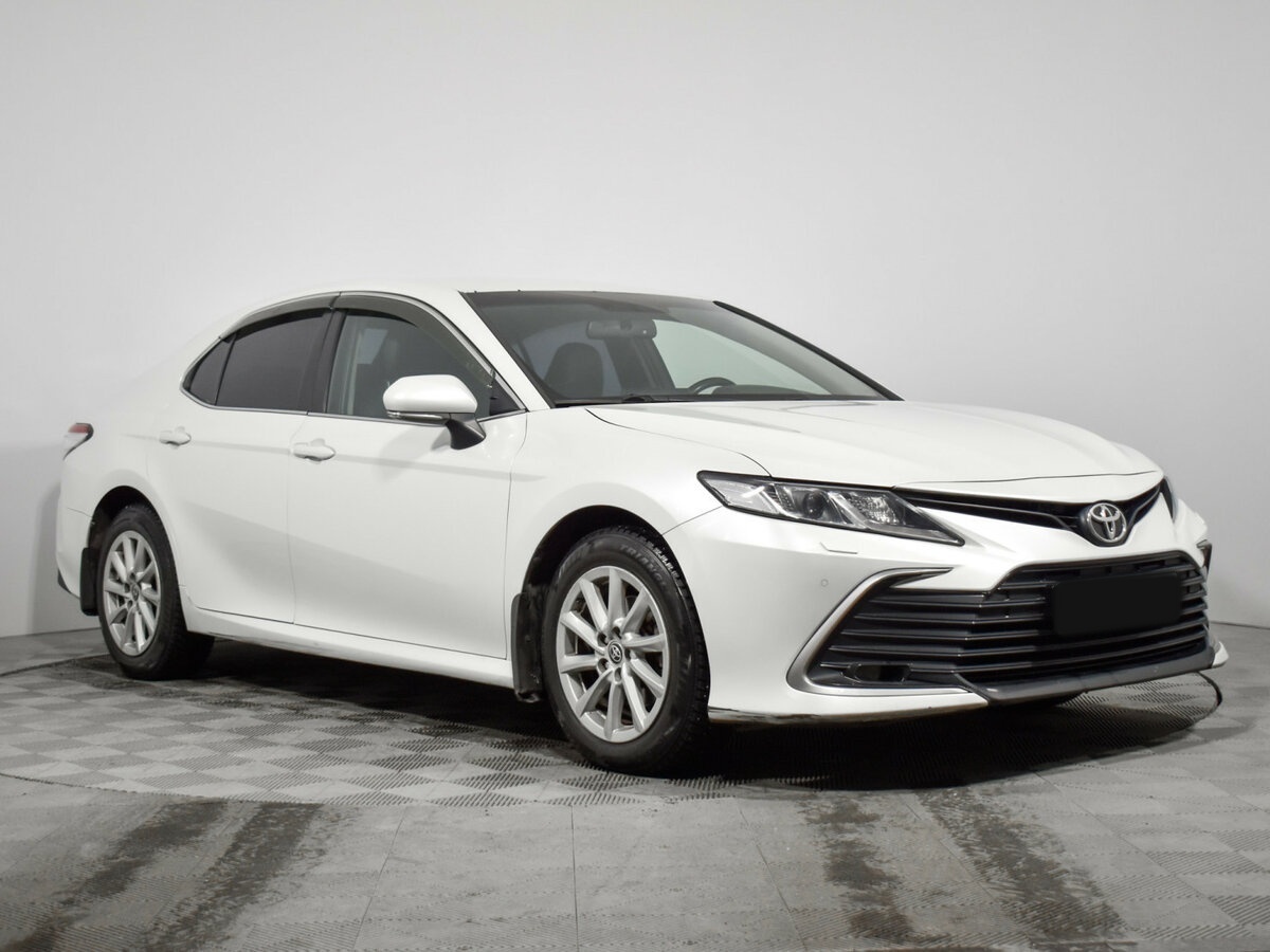 Toyota Camry с пробегом — 2022 год. Фото: #2