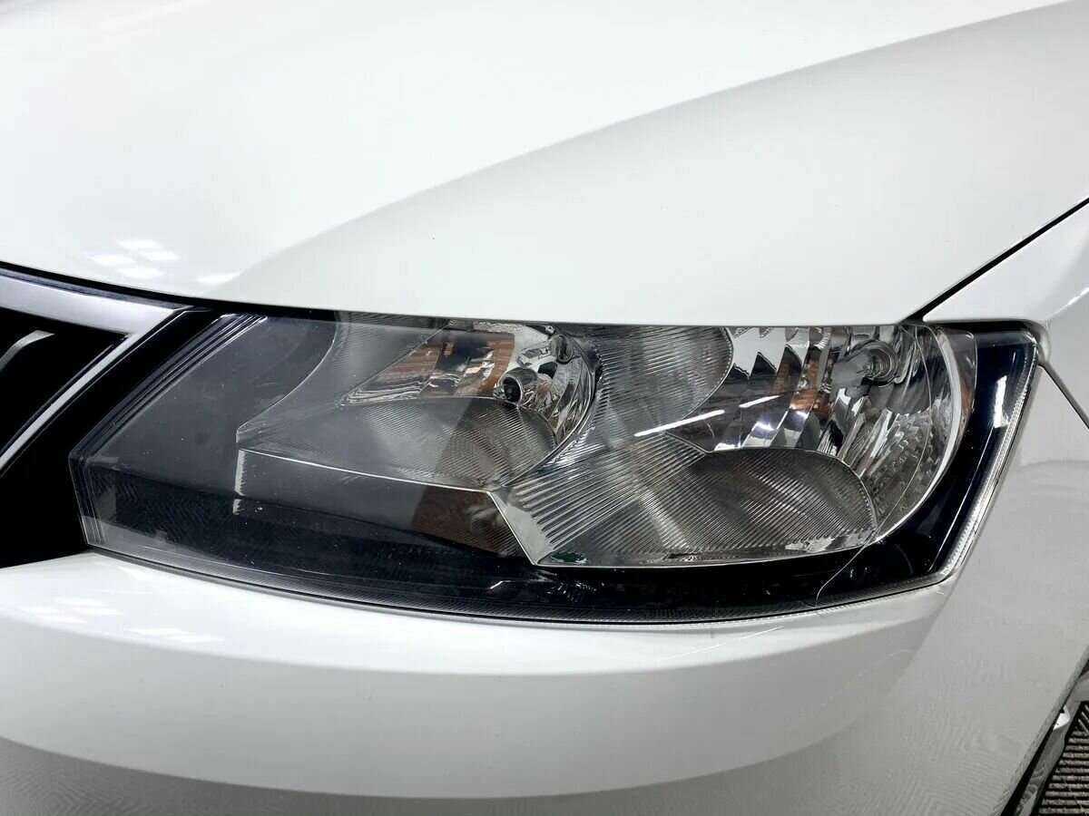 Skoda Rapid с пробегом — 2018 год. Фото: #16