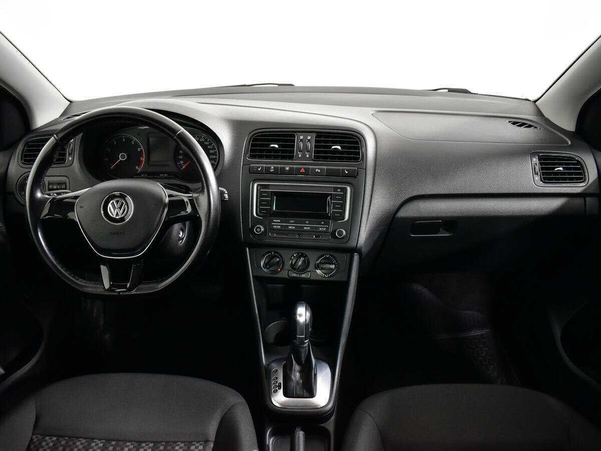 Volkswagen Polo с пробегом — 2017 год. Фото: #11