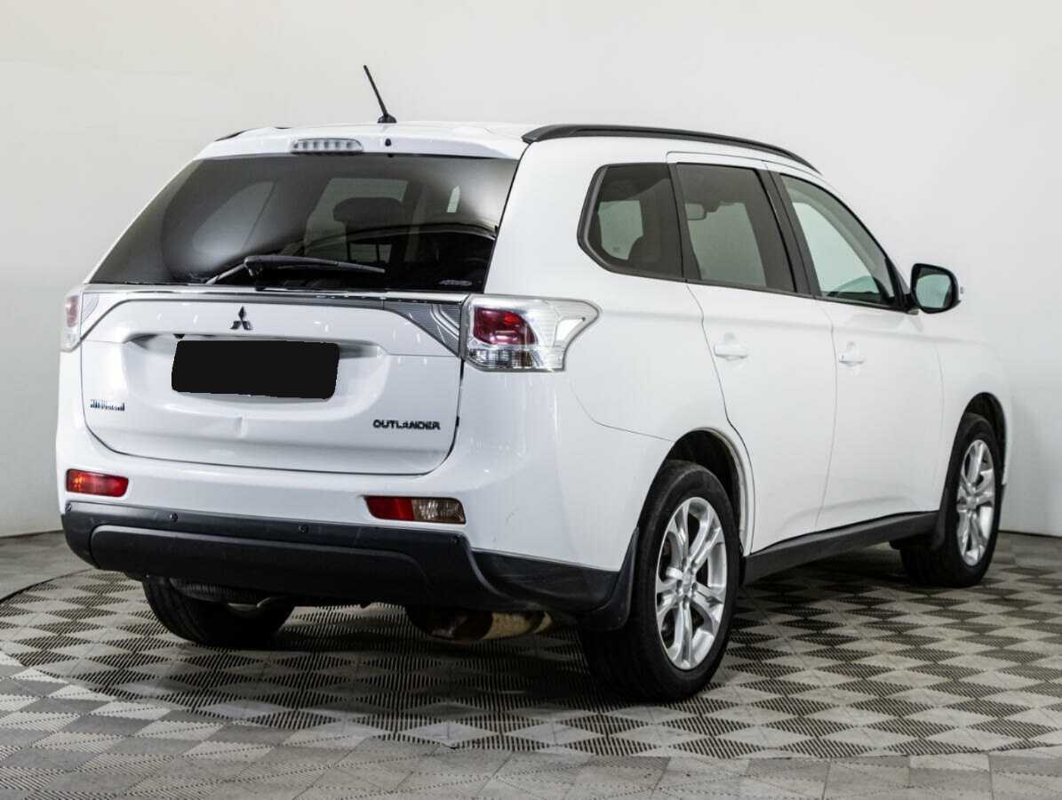 Mitsubishi Outlander с пробегом — 2014 год. Фото: #4