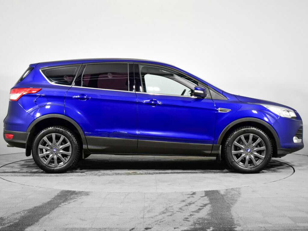 Ford Kuga с пробегом — 2015 год. Фото: #3