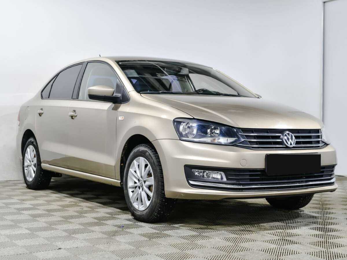 Volkswagen Polo с пробегом — 2015 год. Фото: #2