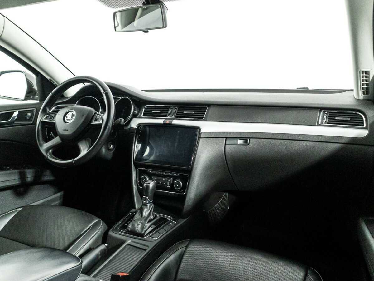 Skoda Superb с пробегом — 2014 год. Фото: #8
