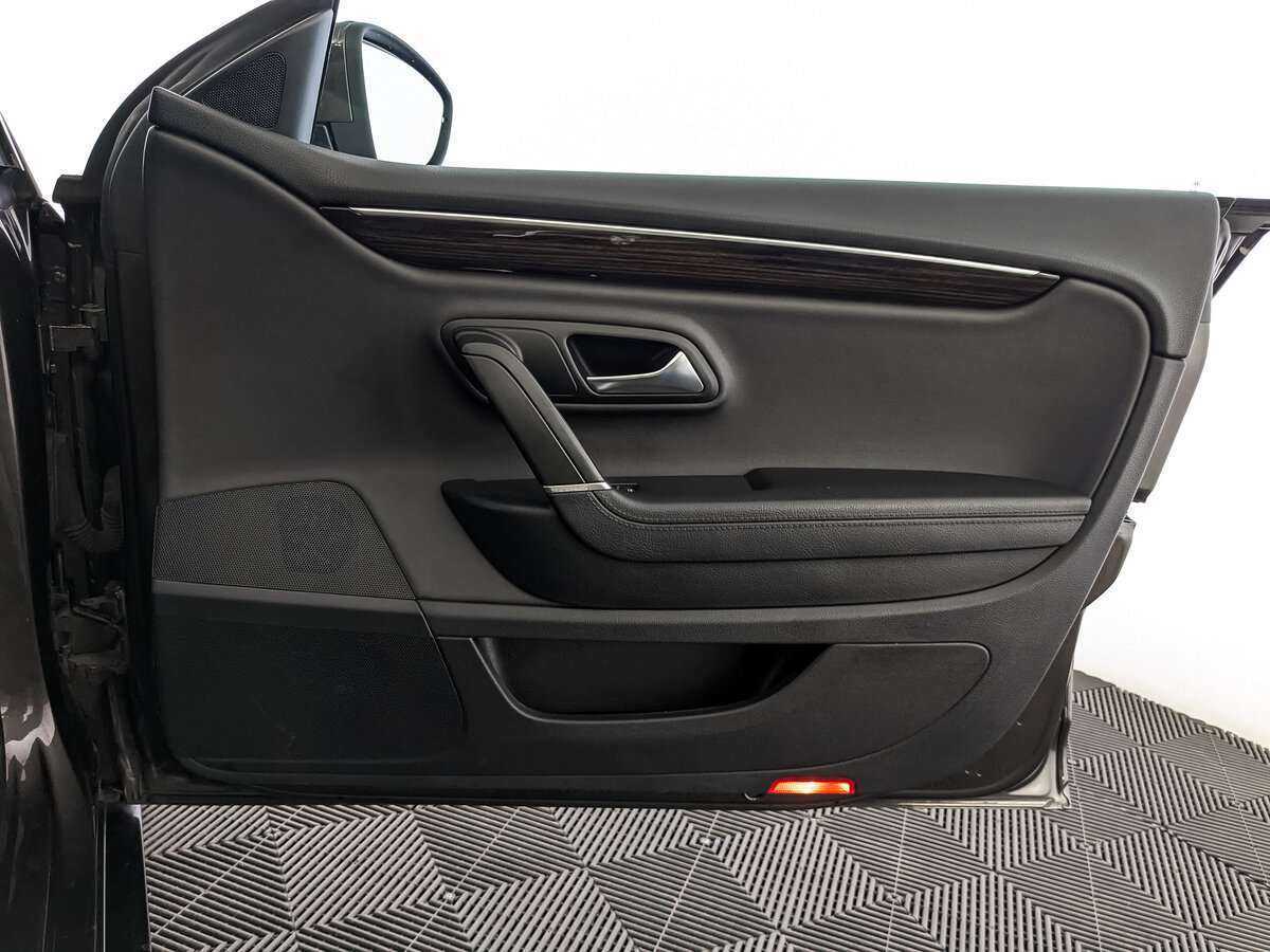 Volkswagen Passat CC с пробегом — 2013 год. Фото: #22