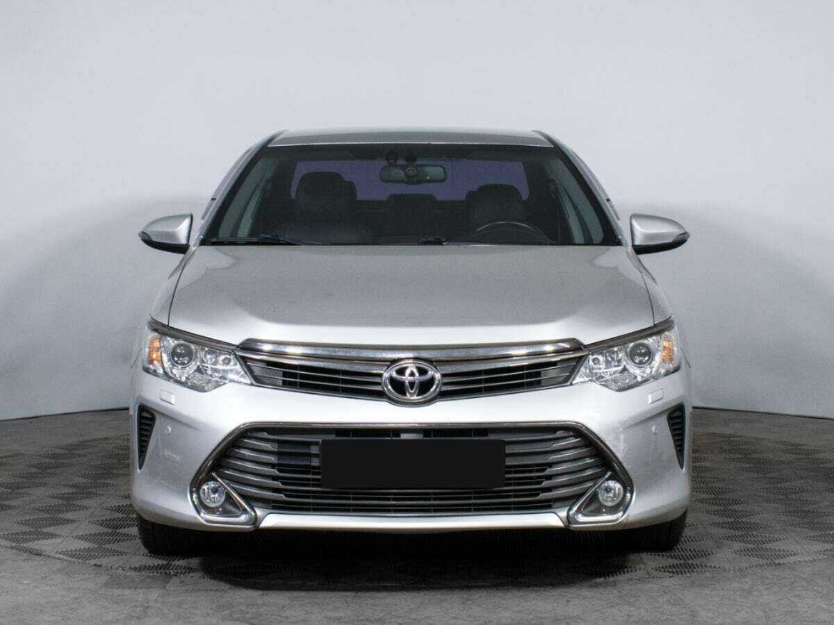 Toyota Camry с пробегом — 2015 год. Фото: #1