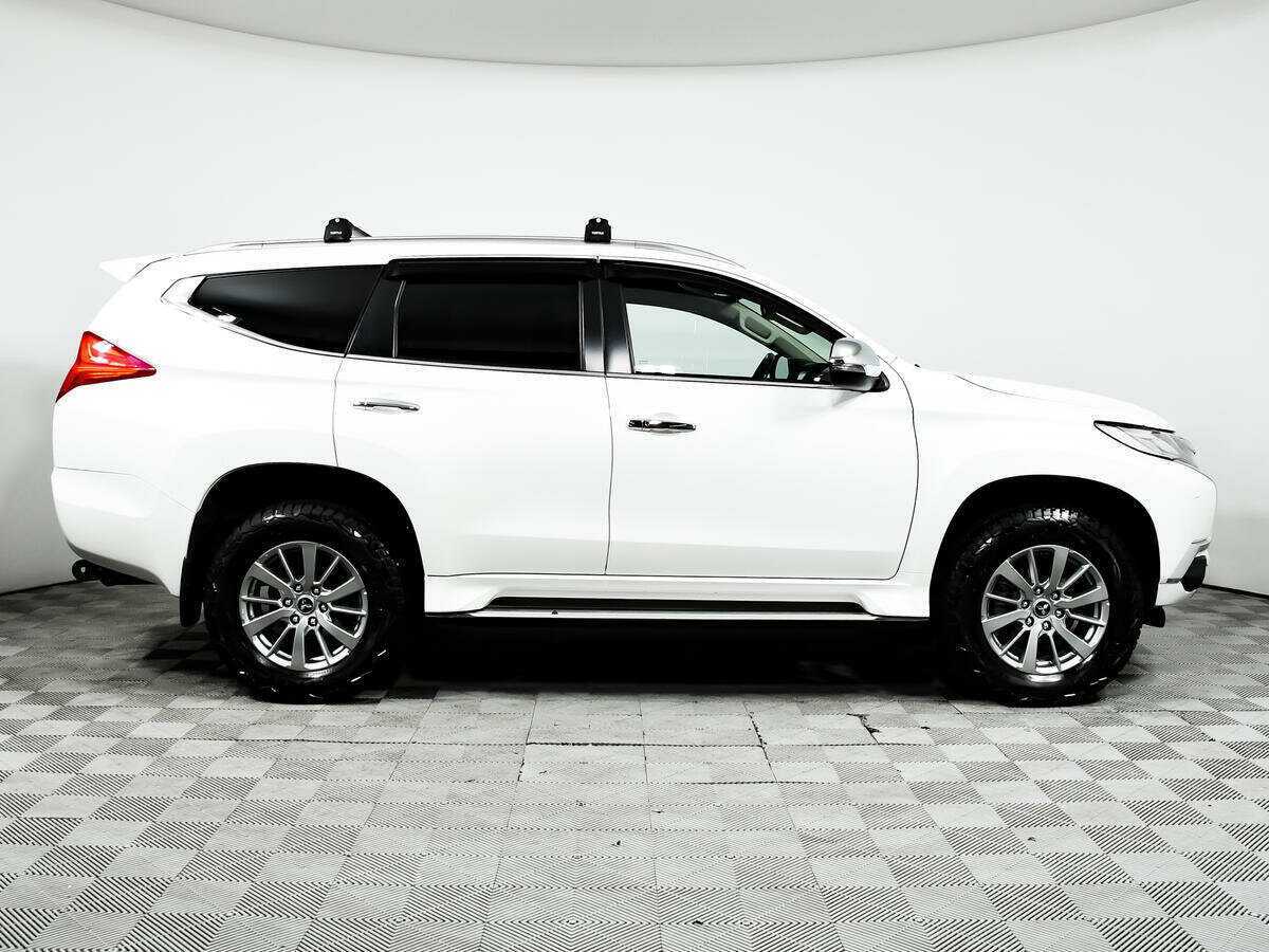 Mitsubishi Pajero Sport с пробегом — 2019 год. Фото: #3