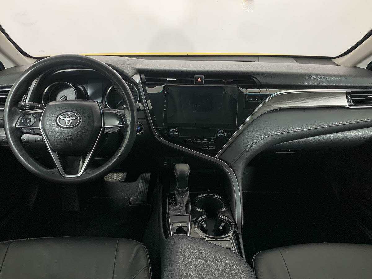 Toyota Camry с пробегом — 2021 год. Фото: #12