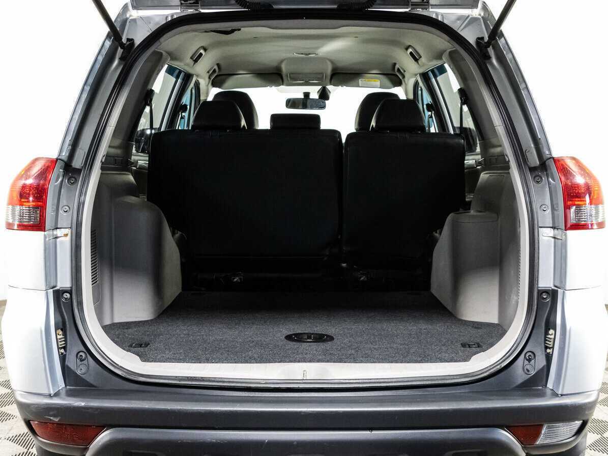 Mitsubishi Pajero Sport с пробегом — 2013 год. Фото: #14