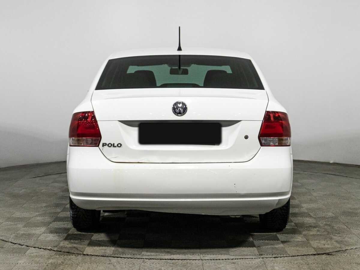 Volkswagen Polo с пробегом — 2015 год. Фото: #5