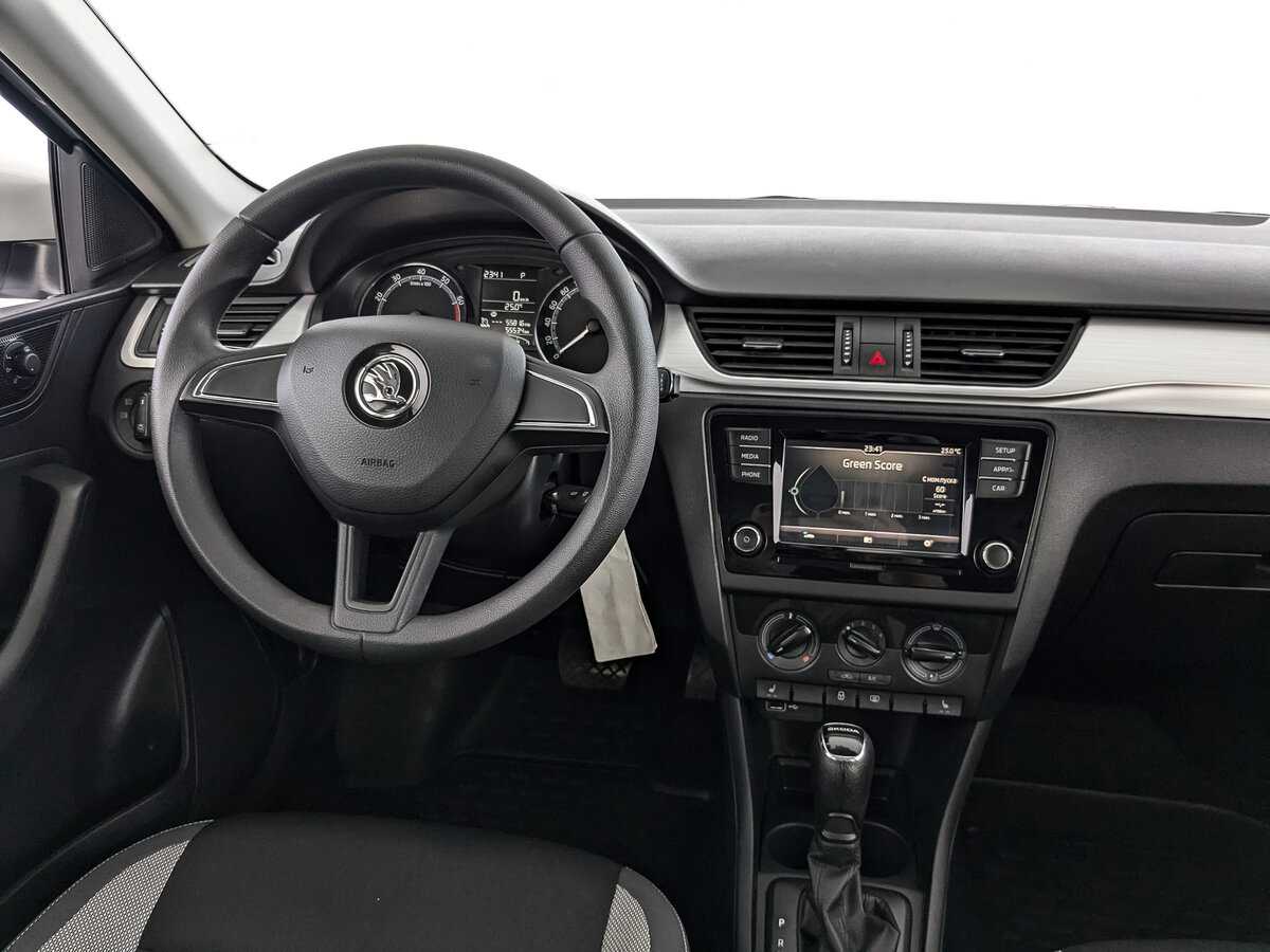 Skoda Rapid с пробегом — 2019 год. Фото: #16