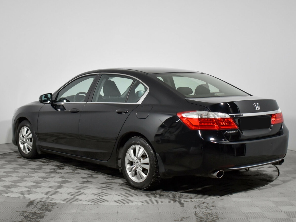 Honda Accord с пробегом — 2013 год. Фото: #6