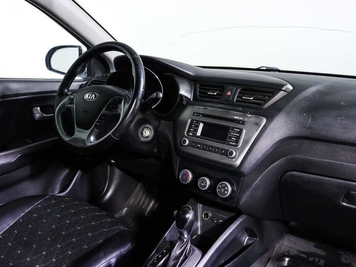 Kia Rio с пробегом — 2017 год. Фото: #8
