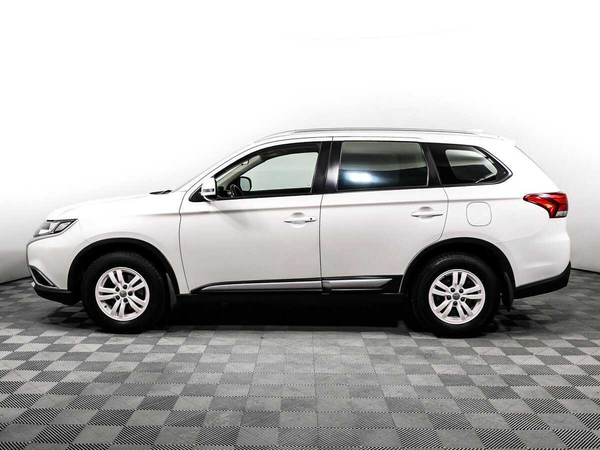 Mitsubishi Outlander с пробегом — 2017 год. Фото: #7
