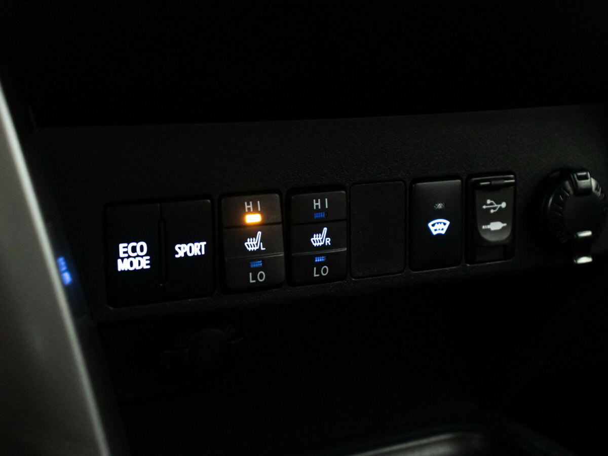 Toyota RAV4 с пробегом — 2016 год. Фото: #14