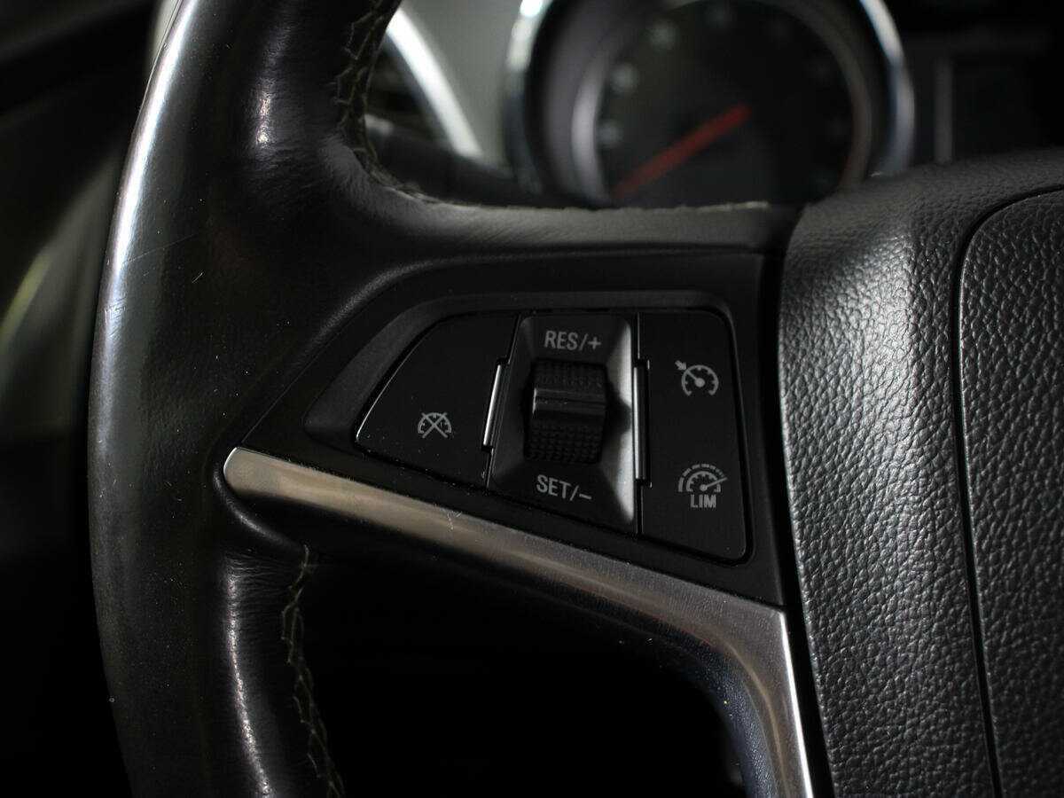 Opel Mokka с пробегом — 2013 год. Фото: #15