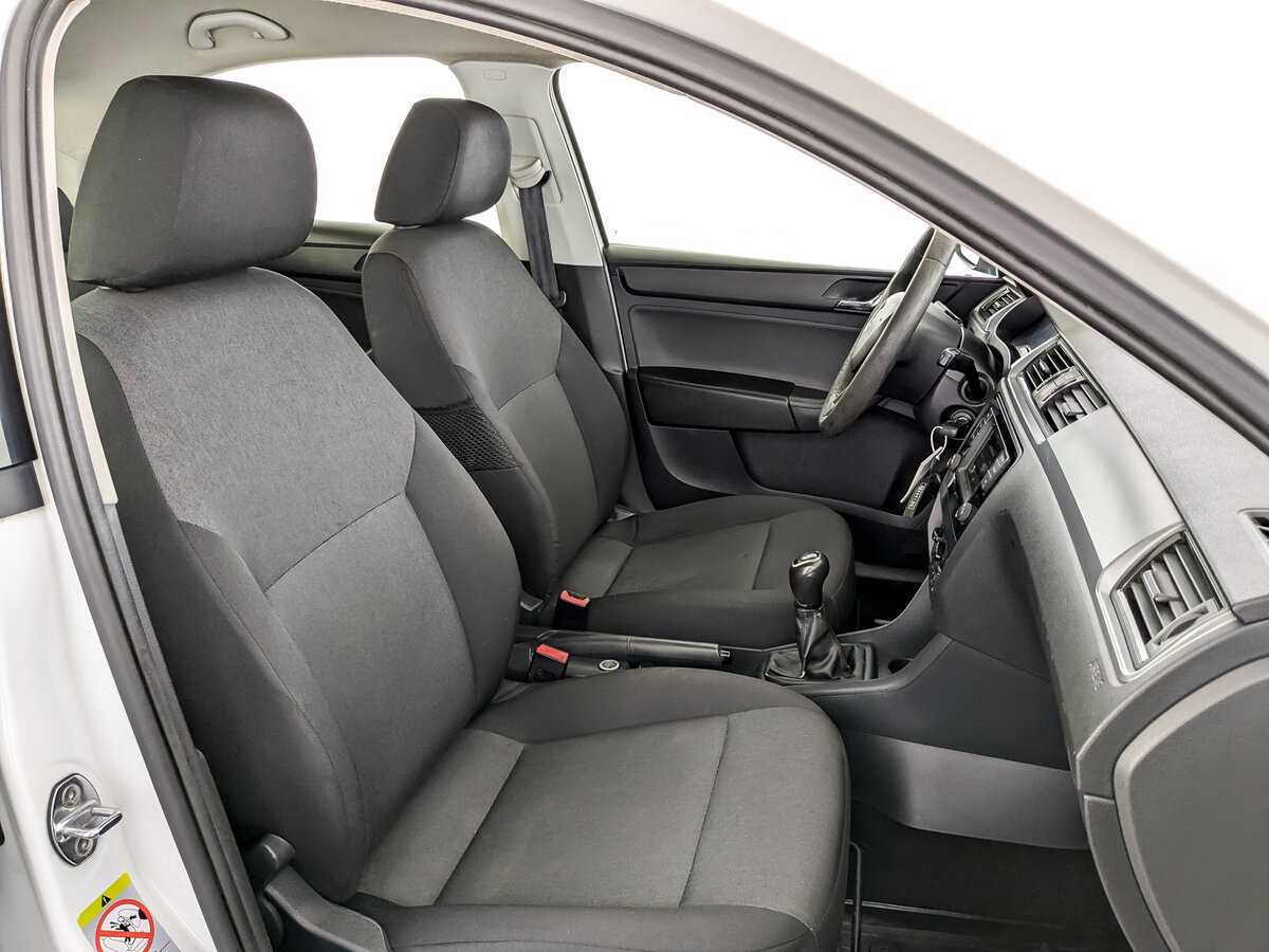 Skoda Rapid с пробегом — 2017 год. Фото: #21