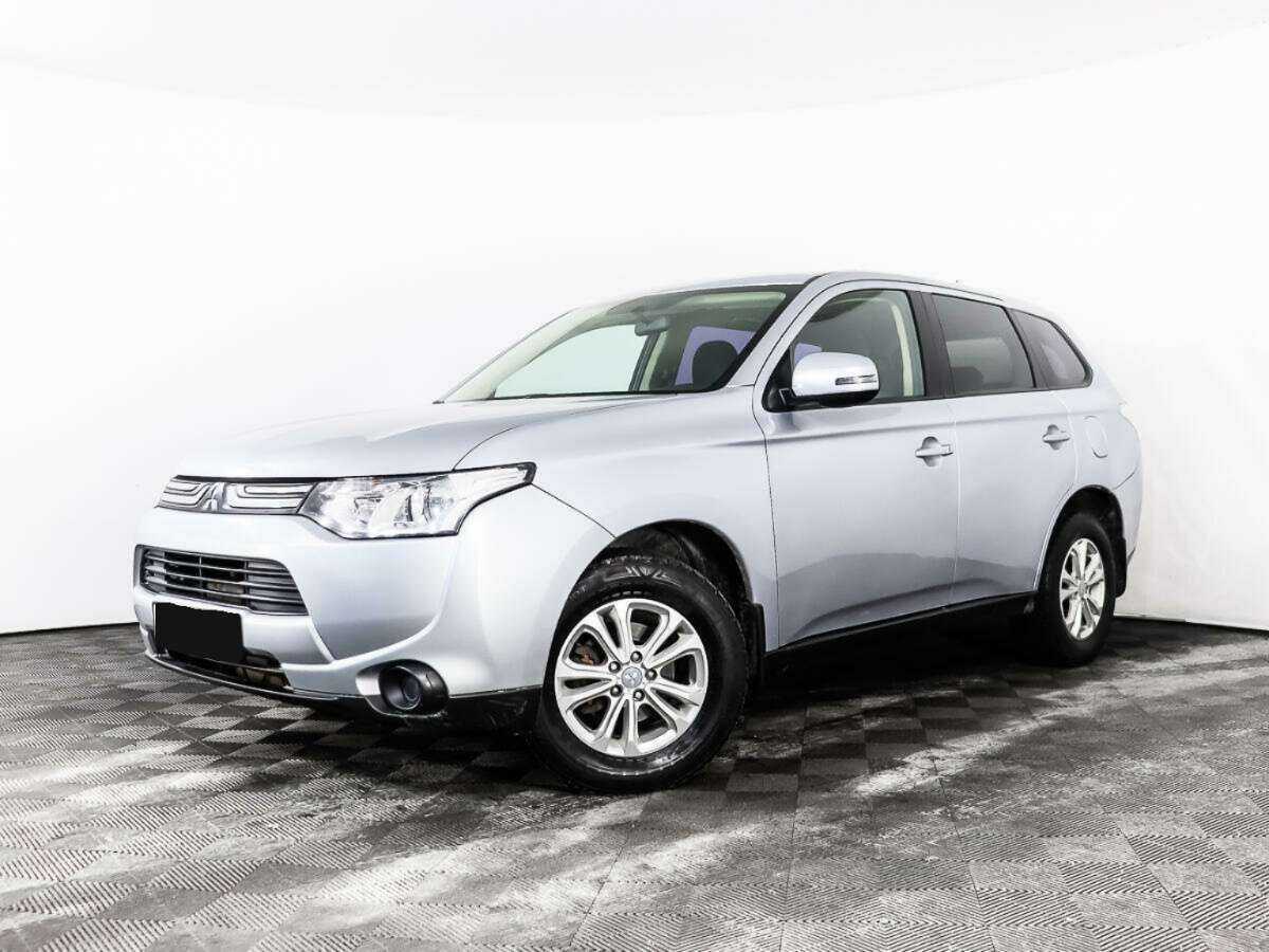 Mitsubishi Outlander с пробегом — 2012 год. Фото: #0