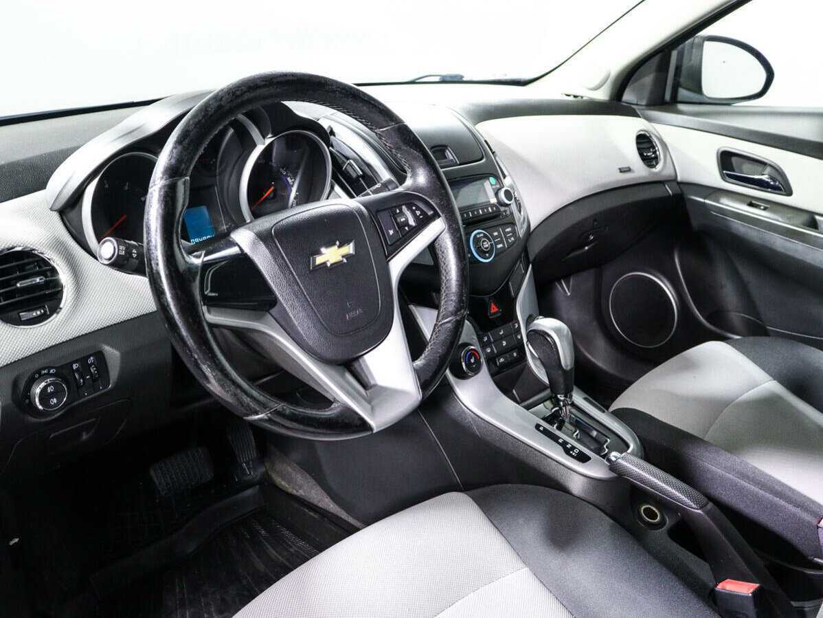 Chevrolet Cruze с пробегом — 2012 год. Фото: #13