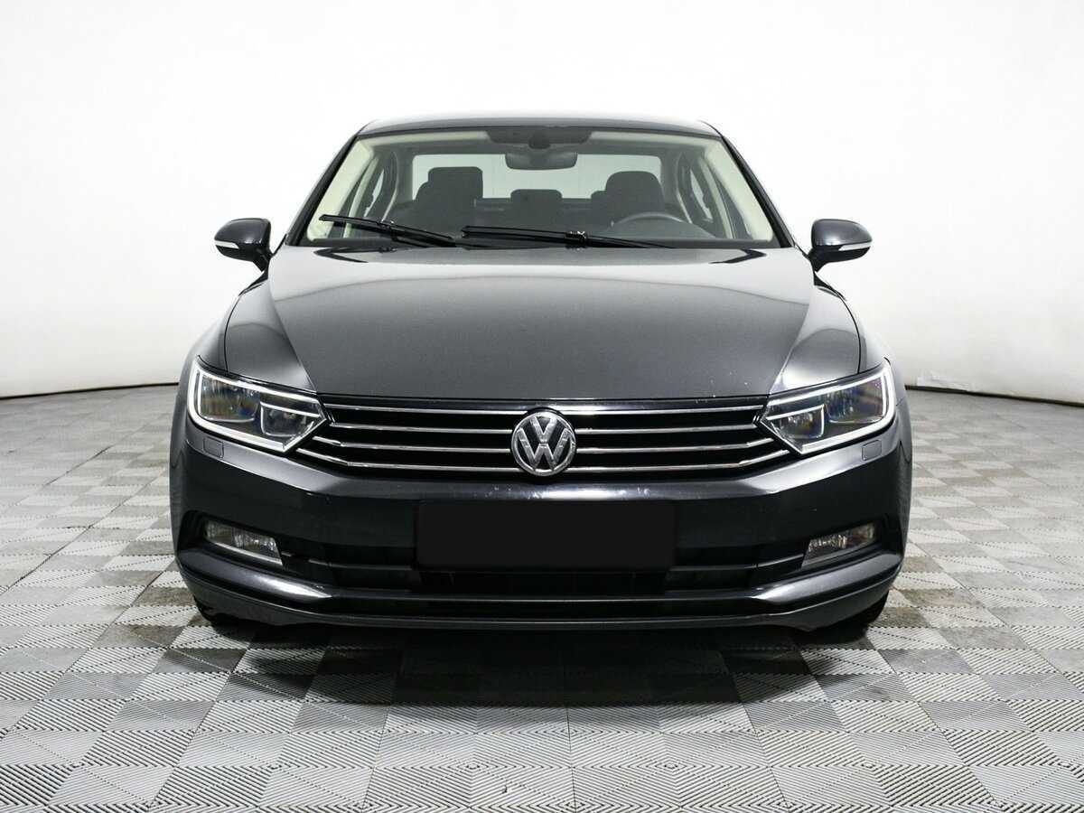 Volkswagen Passat с пробегом — 2017 год. Фото: #1