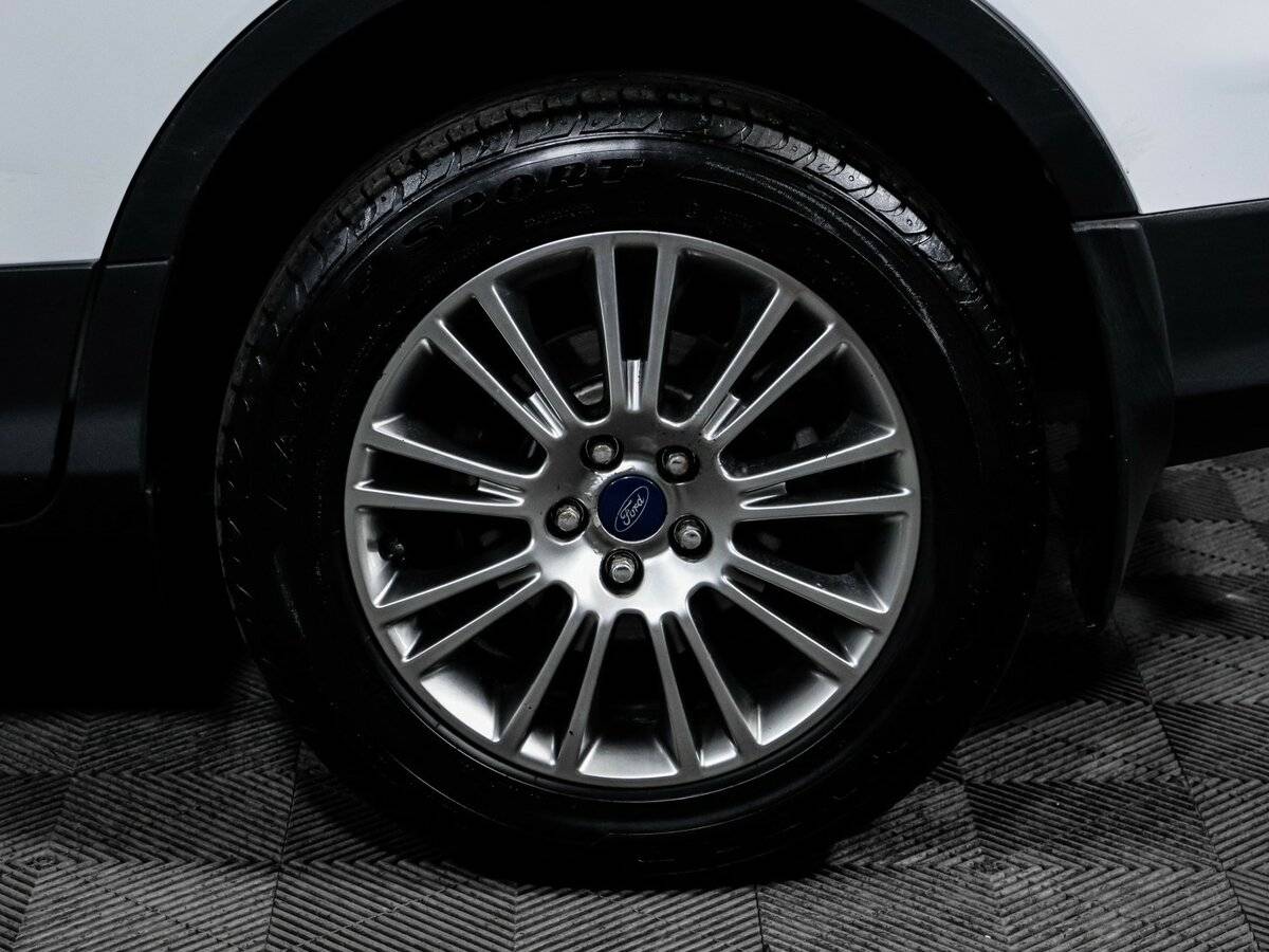 Ford Kuga с пробегом — 2014 год. Фото: #12