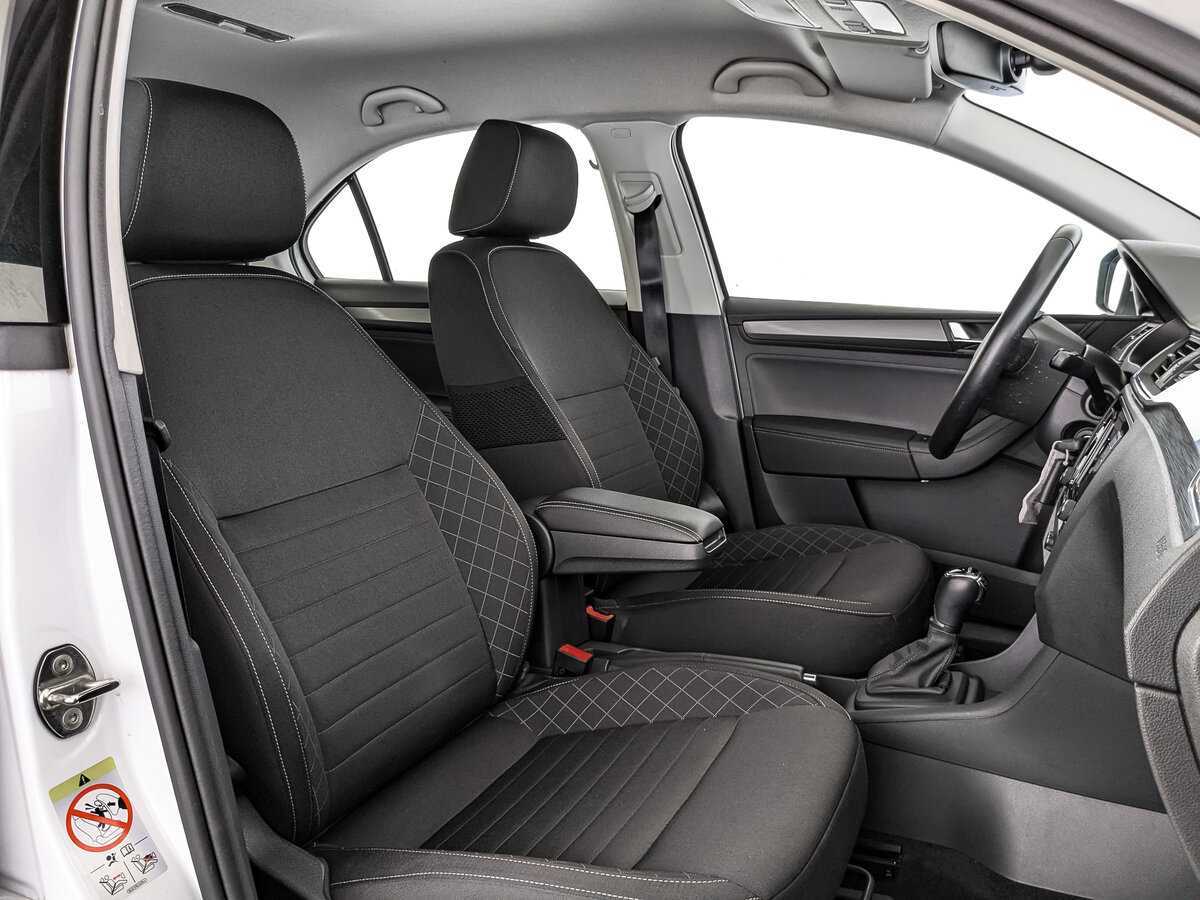 Skoda Rapid с пробегом — 2018 год. Фото: #18