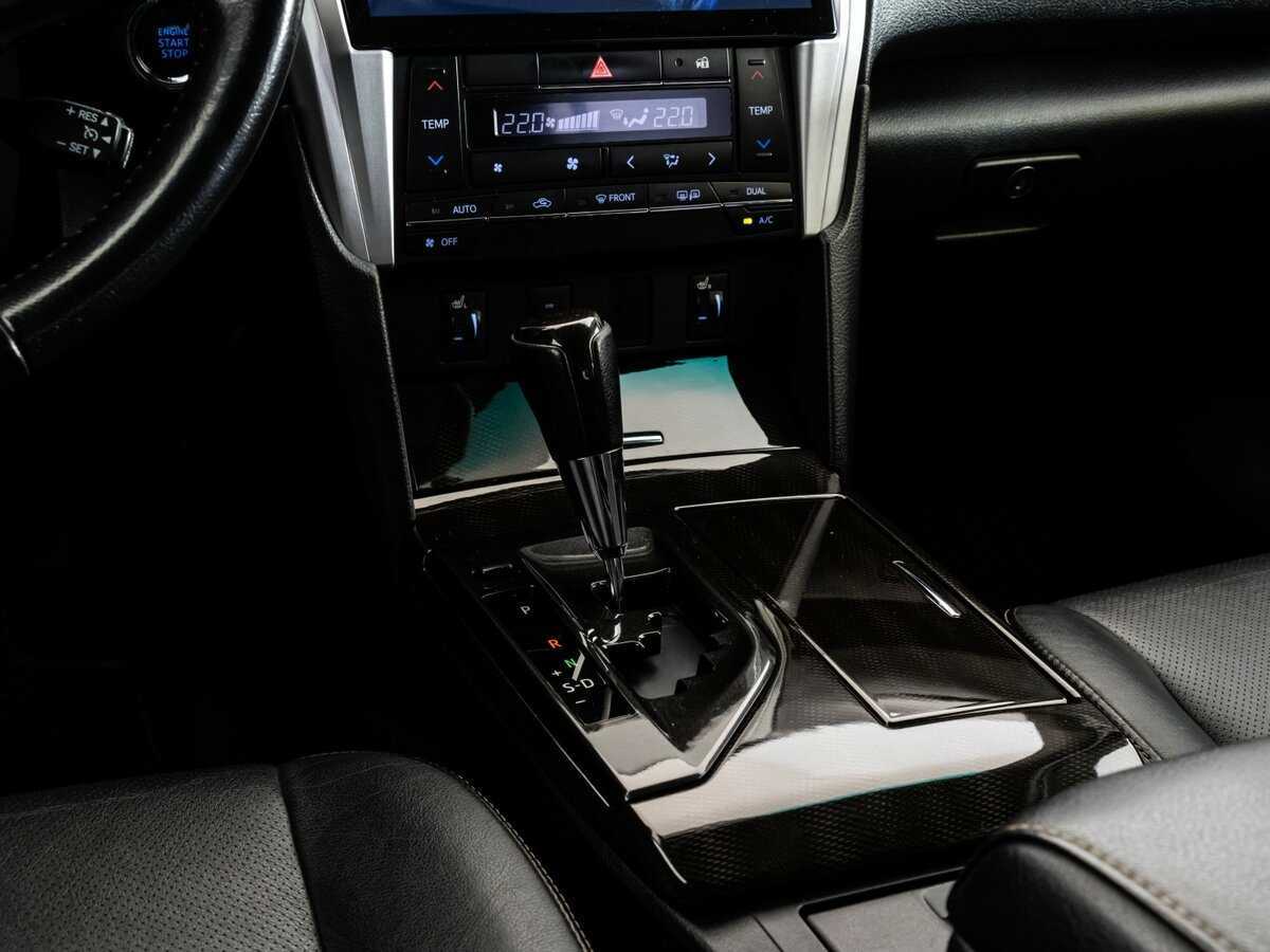 Toyota Camry с пробегом — 2015 год. Фото: #11