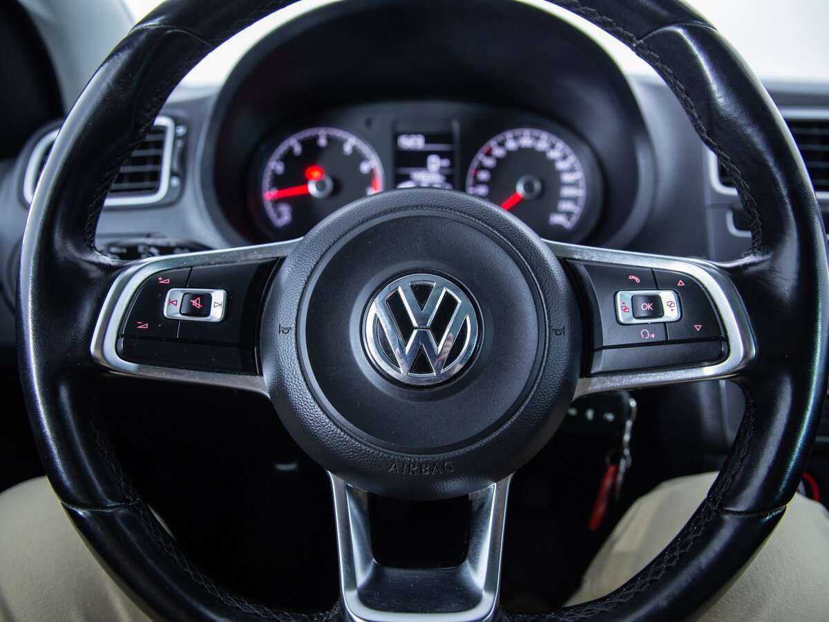 Volkswagen Polo с пробегом — 2019 год. Фото: #14