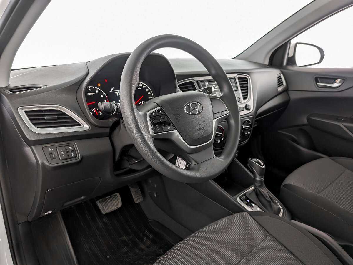 Hyundai Solaris с пробегом — 2022 год. Фото: #15