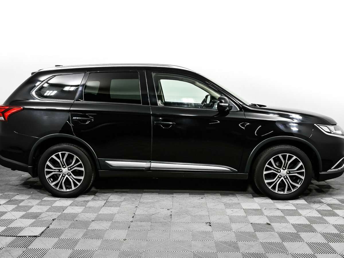Mitsubishi Outlander с пробегом — 2018 год. Фото: #3