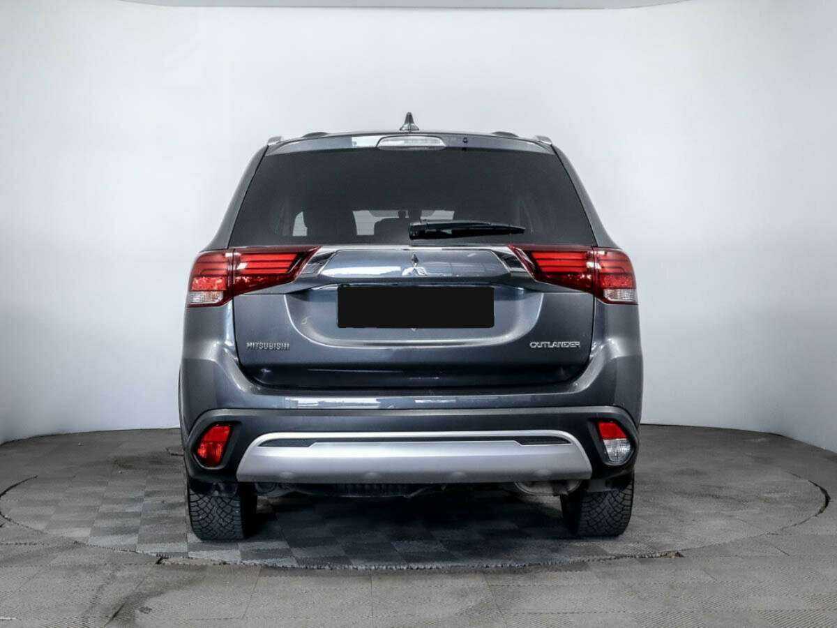 Mitsubishi Outlander с пробегом — 2018 год. Фото: #4