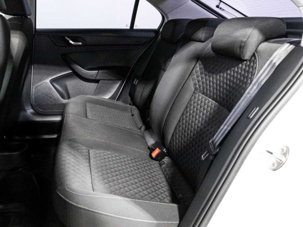 Skoda Rapid с пробегом — 2016 год. Фото: #9