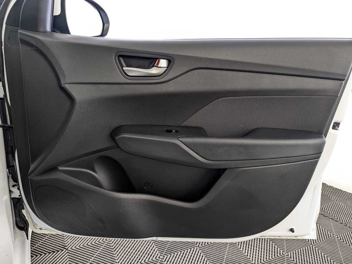 Hyundai Solaris с пробегом — 2017 год. Фото: #21