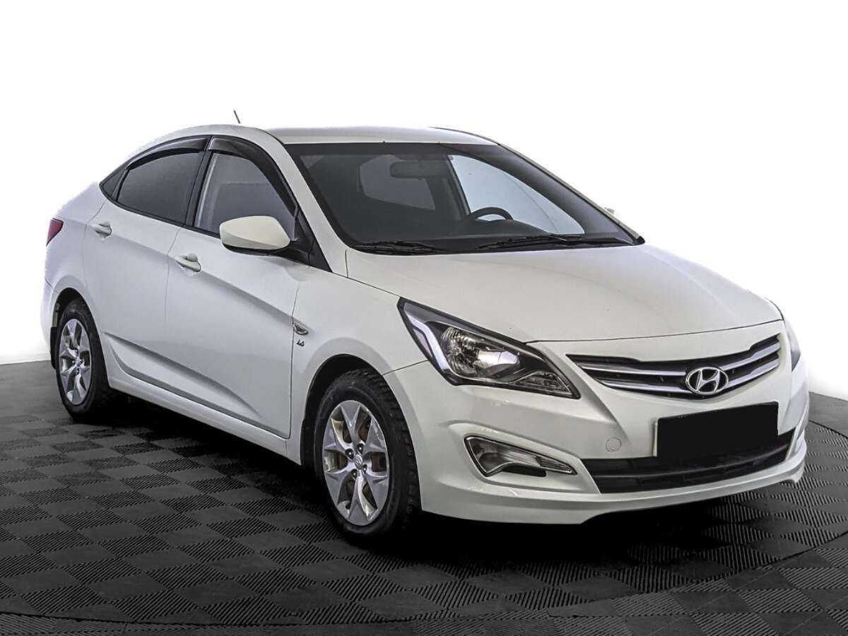 Hyundai Solaris с пробегом — 2015 год. Фото: #1