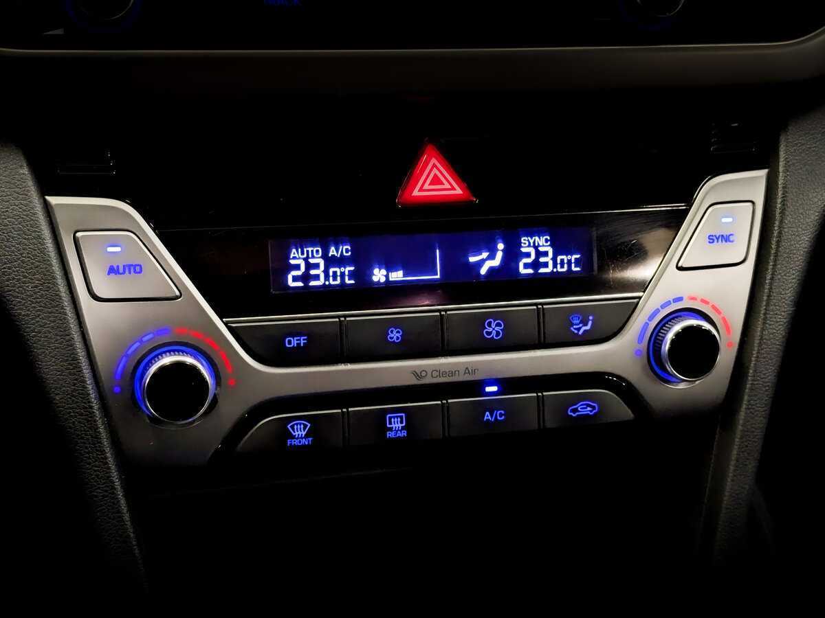 Hyundai Elantra с пробегом — 2017 год. Фото: #22