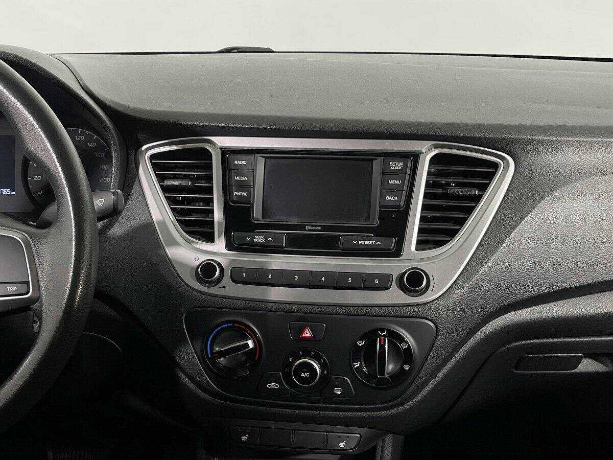 Hyundai Solaris с пробегом — 2020 год. Фото: #9