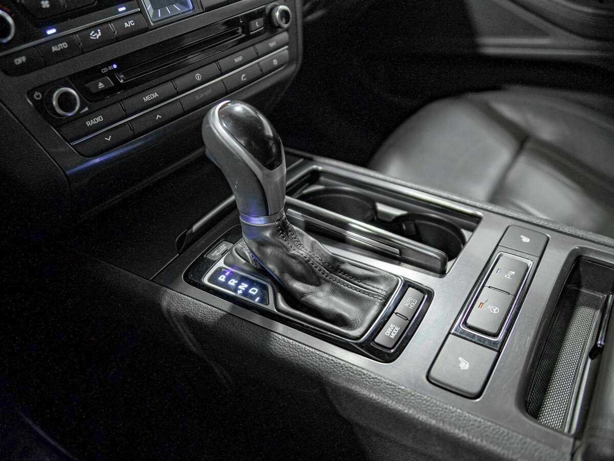 Hyundai Genesis с пробегом — 2014 год. Фото: #14