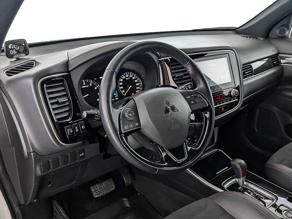 Mitsubishi Outlander с пробегом — 2022 год. Фото: #14