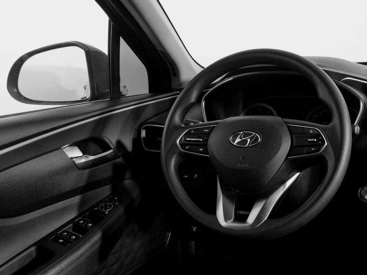 Hyundai Santa Fe с пробегом — 2018 год. Фото: #13