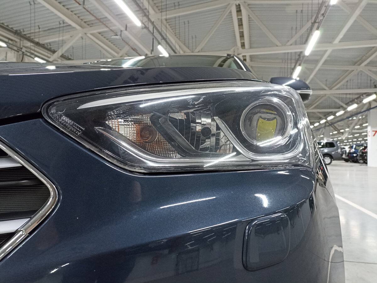 Hyundai Santa Fe с пробегом — 2015 год. Фото: #16