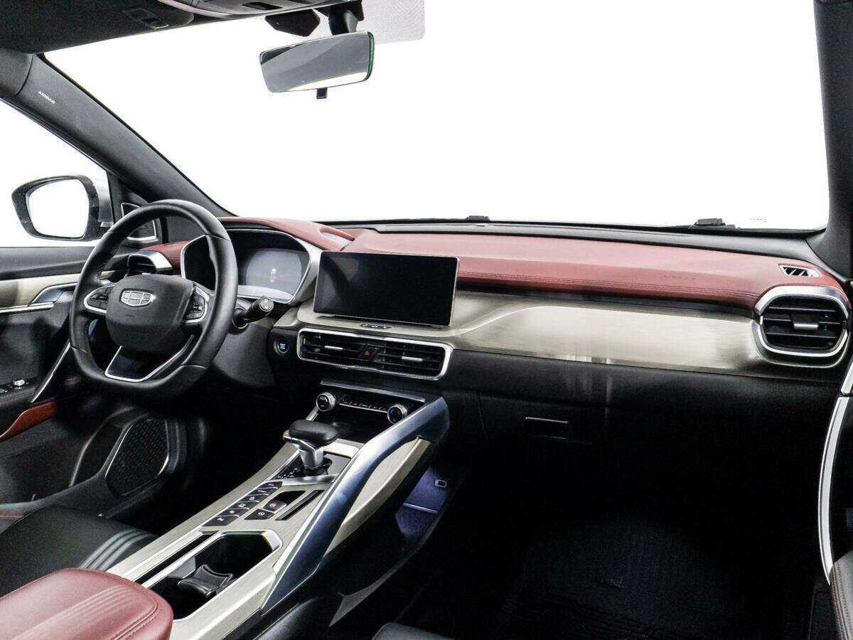 Geely Coolray с пробегом — 2023 год. Фото: #8