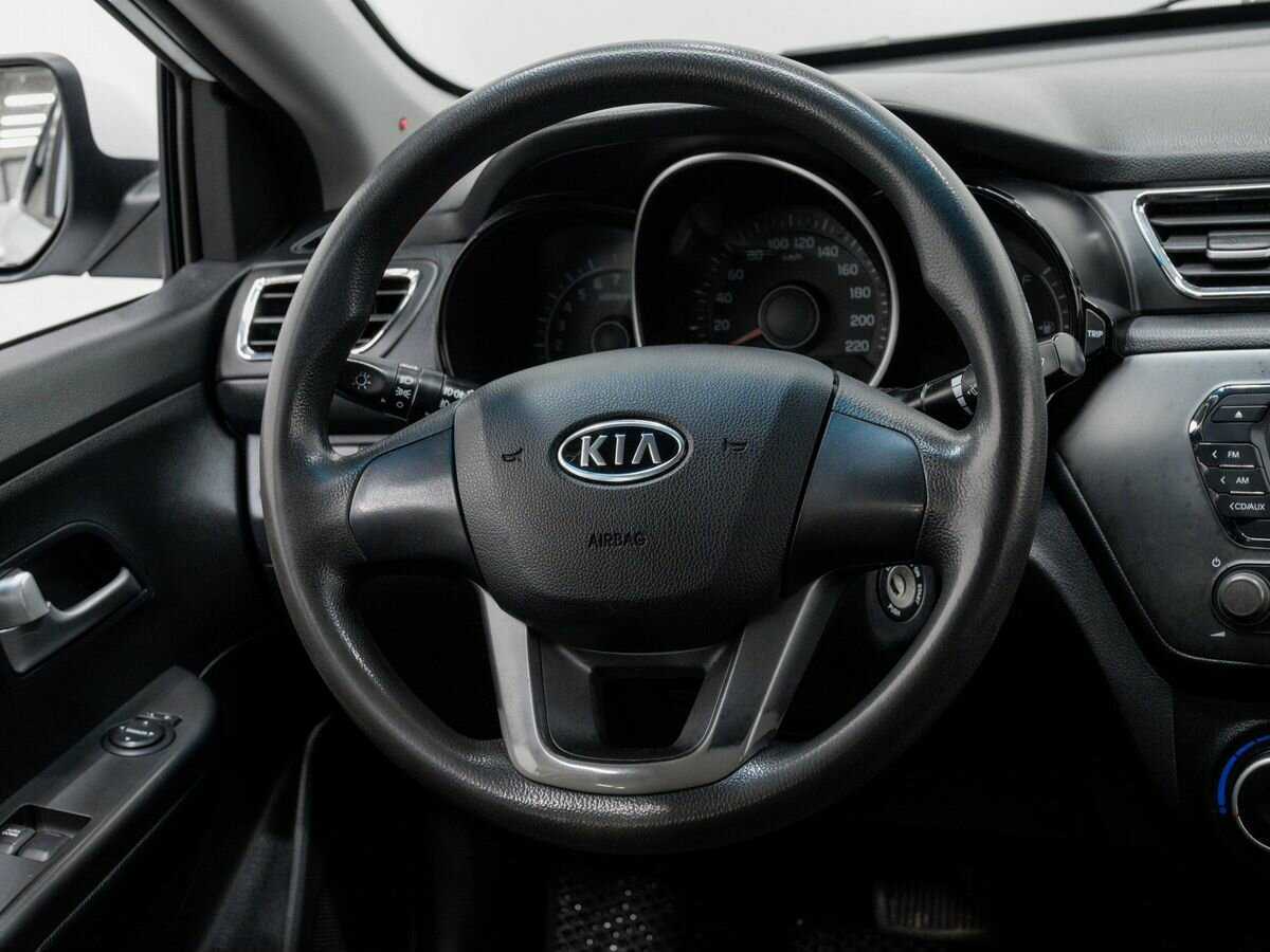 Kia Rio с пробегом — 2012 год. Фото: #10