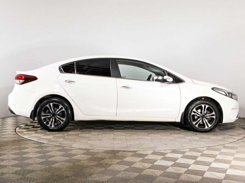 Kia Cerato с пробегом — 2017 год. Фото: #3