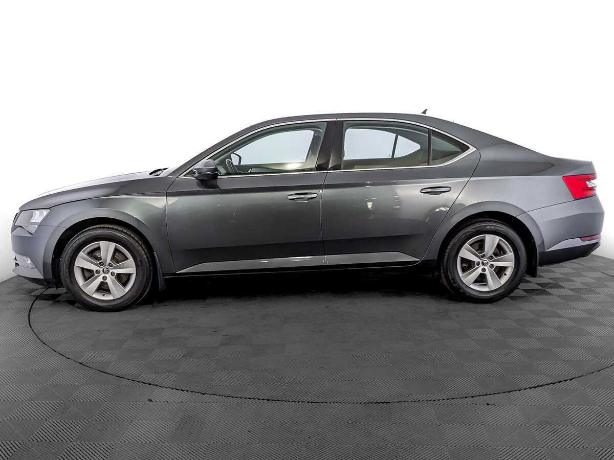 Skoda Superb с пробегом — 2019 год. Фото: #7