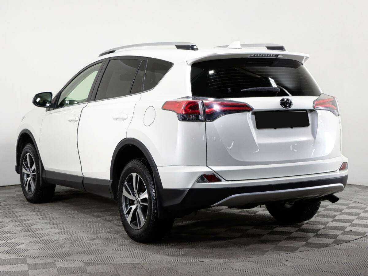 Toyota RAV4 с пробегом — 2015 год. Фото: #5