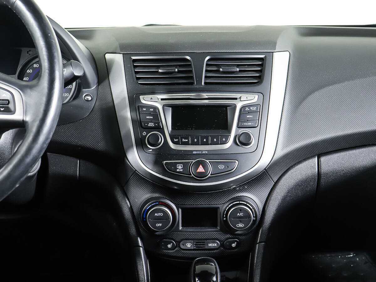 Hyundai Solaris с пробегом — 2016 год. Фото: #11