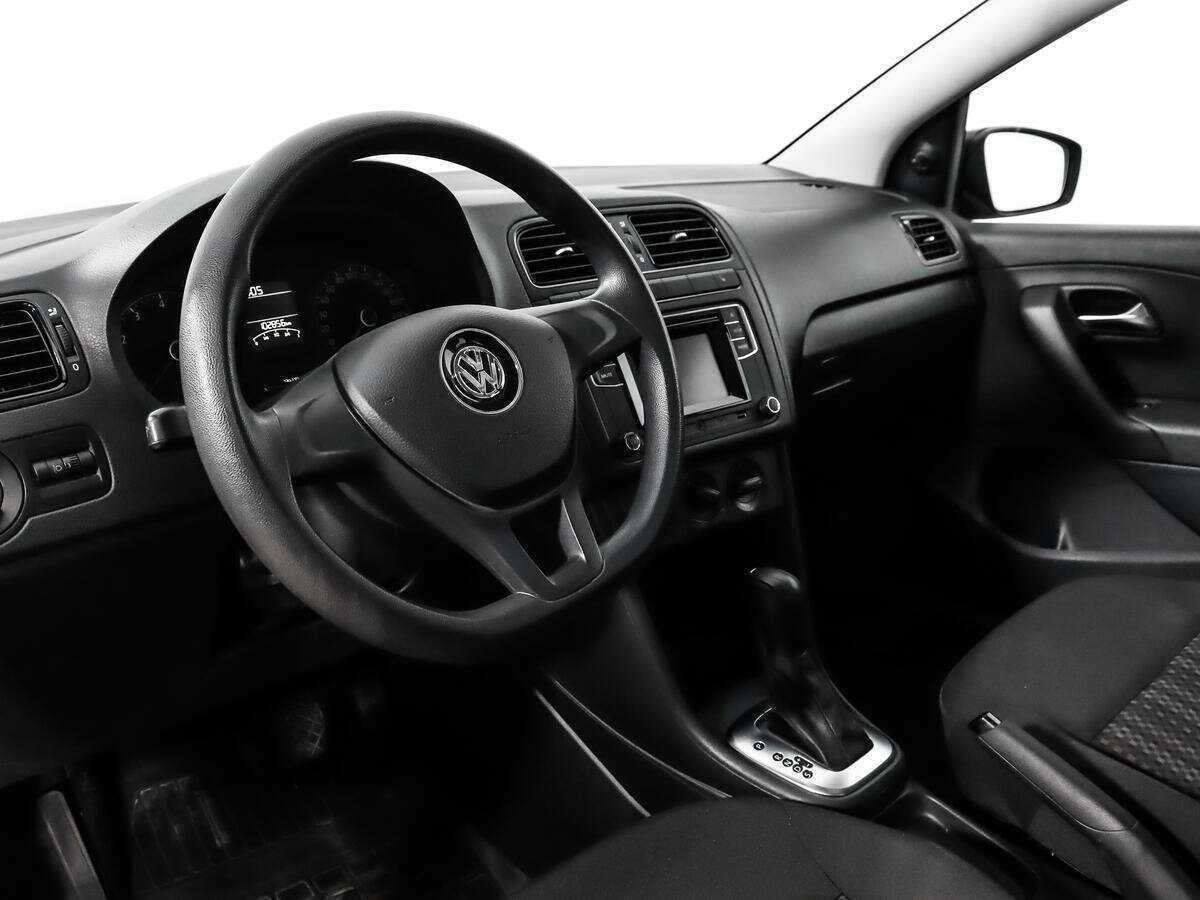 Volkswagen Polo с пробегом — 2016 год. Фото: #8