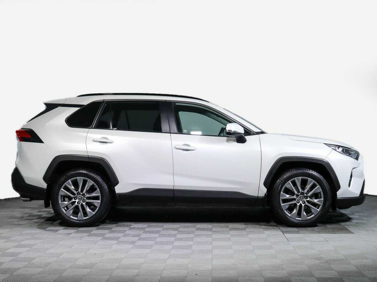 Toyota RAV4 с пробегом — 2021 год. Фото: #3