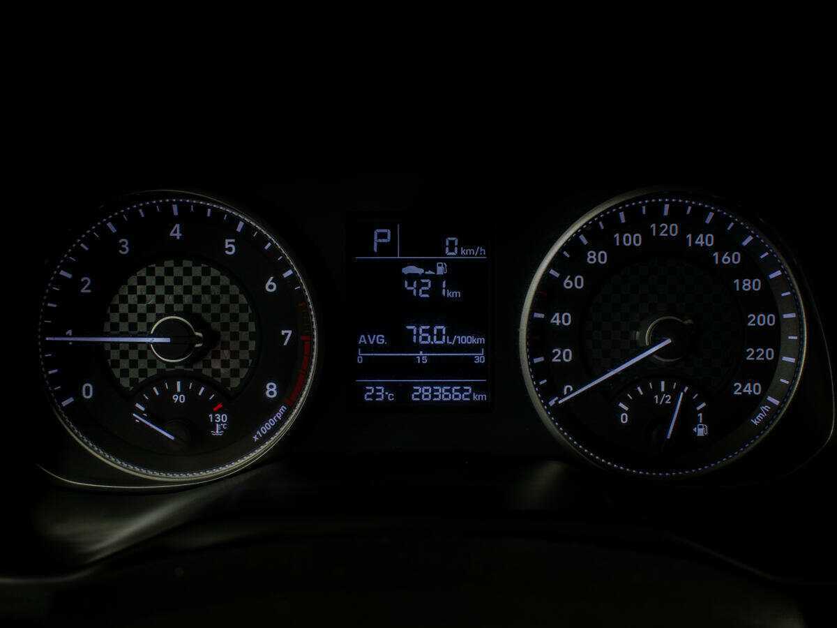 Hyundai Elantra с пробегом — 2019 год. Фото: #11